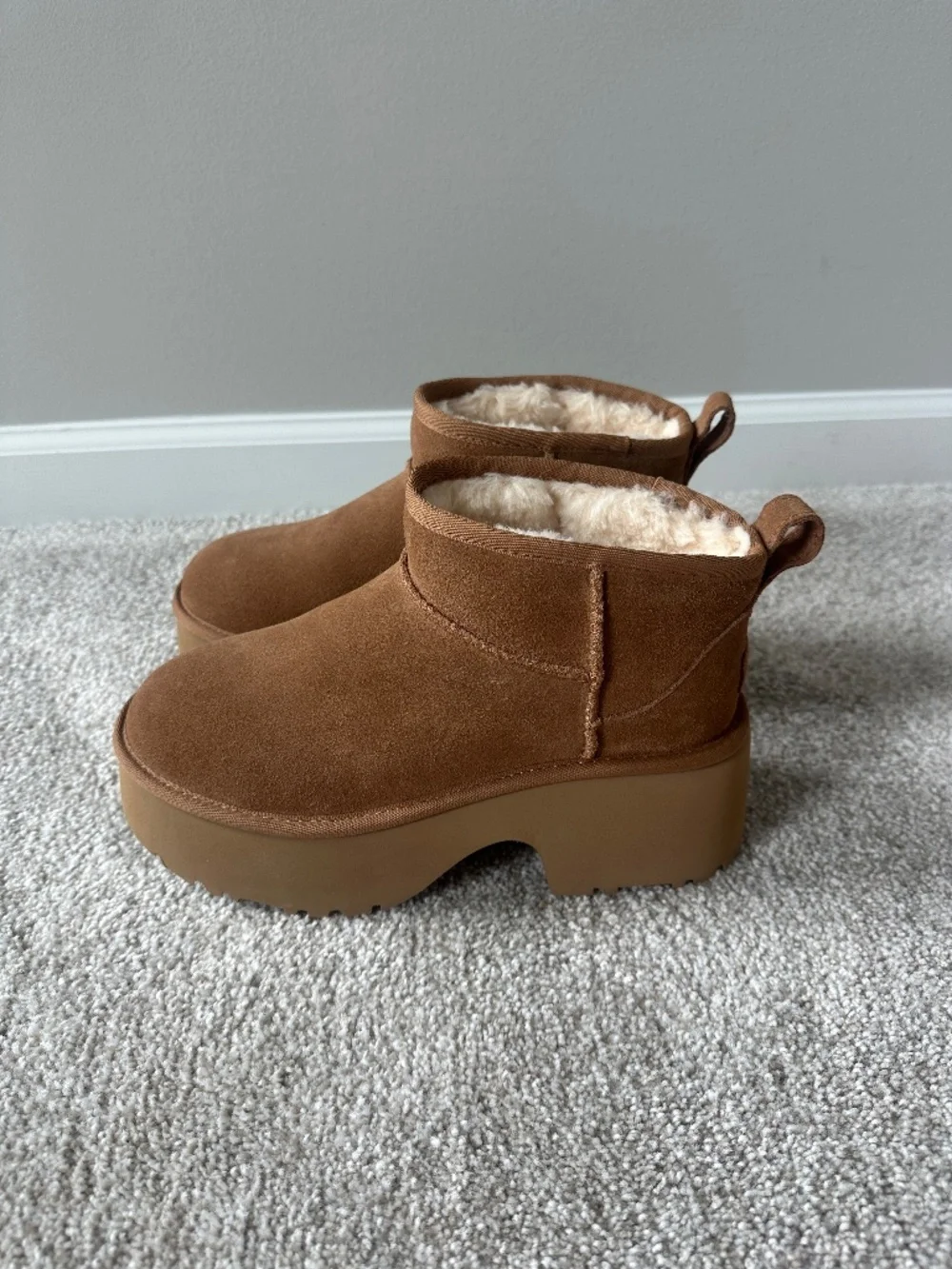 NEW Women's UGG Classic Ultra Mini New Heights Chestnut Platform Boots Sz 8 NWOB
